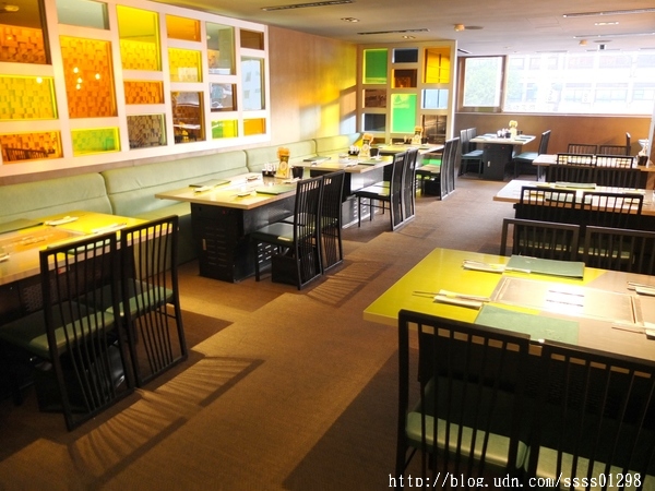 原燒優質原味燒肉(高雄中山店)：【愛評口碑券】原燒優質原味燒肉-高雄中山店。黑鑽雙享套餐新品嚐鮮 獨創三八烤法 美國安格斯牛套餐好夢幻