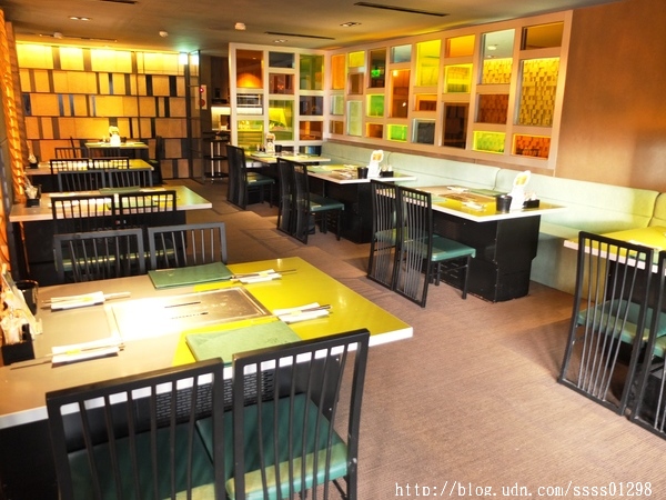 原燒優質原味燒肉(高雄中山店)：【愛評口碑券】原燒優質原味燒肉-高雄中山店。黑鑽雙享套餐新品嚐鮮 獨創三八烤法 美國安格斯牛套餐好夢幻