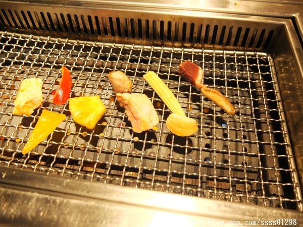 原燒優質原味燒肉(高雄中山店)：【愛評口碑券】原燒優質原味燒肉-高雄中山店。黑鑽雙享套餐新品嚐鮮 獨創三八烤法 美國安格斯牛套餐好夢幻