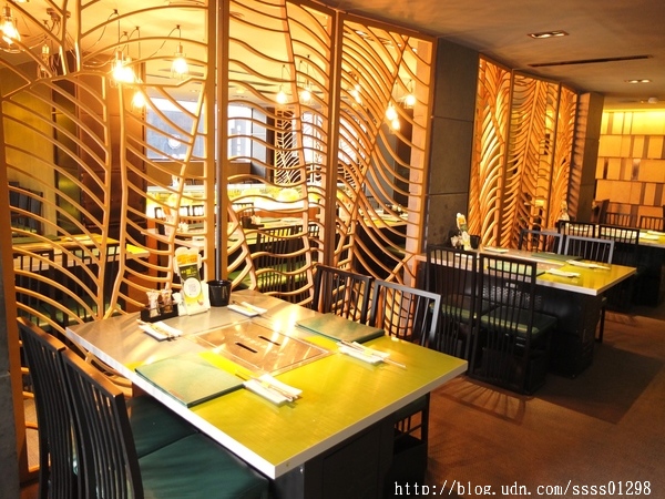 原燒優質原味燒肉(高雄中山店)：【愛評口碑券】原燒優質原味燒肉-高雄中山店。黑鑽雙享套餐新品嚐鮮 獨創三八烤法 美國安格斯牛套餐好夢幻