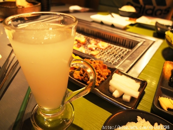 原燒優質原味燒肉(高雄中山店)：【愛評口碑券】原燒優質原味燒肉-高雄中山店。黑鑽雙享套餐新品嚐鮮 獨創三八烤法 美國安格斯牛套餐好夢幻