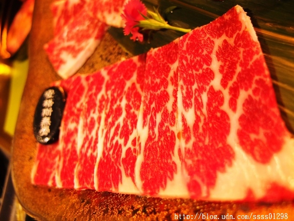 原燒優質原味燒肉(高雄中山店)：【愛評口碑券】原燒優質原味燒肉-高雄中山店。黑鑽雙享套餐新品嚐鮮 獨創三八烤法 美國安格斯牛套餐好夢幻