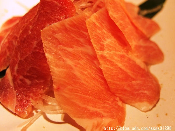 原燒優質原味燒肉(高雄中山店)：【愛評口碑券】原燒優質原味燒肉-高雄中山店。黑鑽雙享套餐新品嚐鮮 獨創三八烤法 美國安格斯牛套餐好夢幻