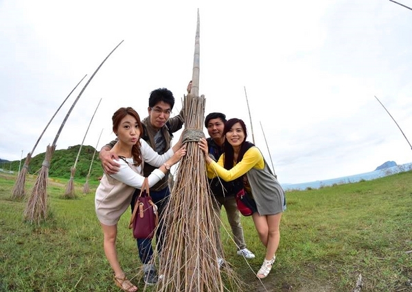 基隆八斗子潮境公園:【基隆旅遊】潮境公園旁的環保復育公園~出現哈利波特魔法學院巨大飛天掃帚,IG新熱門打卡景點GOGO