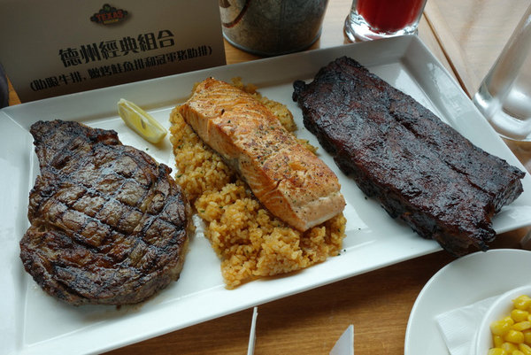 Texas Roadhouse 德州鮮切牛排 (18).JPG