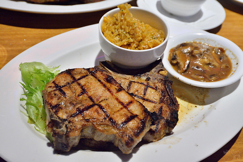 台北信義區Texas Roadhouse微風松高:德州鮮切牛排&烤棉花糖地瓜,美式聚餐餐廳,捷運市政府站美食