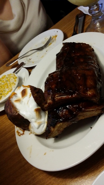 Texas Roadhouse 德州鮮切牛排:(胖樺食記)Texas Roadhouse德州鮮切牛排吃大口吃肉大口喝酒體驗美式風情