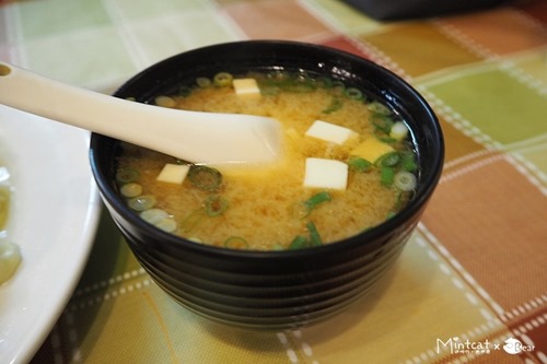 生魚片握壽司：【台北萬華美食】無名生魚片握壽司日本料理‧近青年公園與萬華親子館