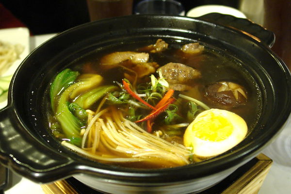 噠咘牛鮮切炭烤牛排:噠咘牛鮮切炭烤牛排--體驗年輕人的美式碳烤牛排--粗獷又豪邁比臉還大的頂級肋眼