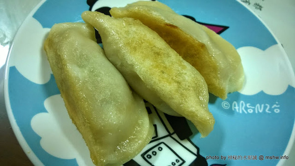 模範早點:【食記】台中模範早點.燒餅.油條.水煎包.長蔥餅@西區模範市場捷運BRT茄苳腳 : 燒餅油條Q彈有韌性~鍋貼偏油但口味獨特