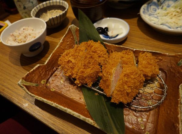 伊勢路勝勢日式豬排：伊勢路勝勢 ♥日式豬排 ♥巨大老虎蝦 ♥微風松高