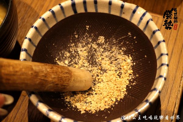 伊勢路勝勢日式豬排:台北信義美食『伊勢路-勝勢日式豬排(微風松高店)』捷運市政府站