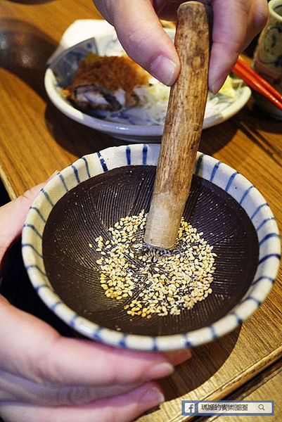 伊勢路勝勢日式豬排：◆台北信義。捷運市政府站【伊勢路勝勢日式豬排微風松高店】夏季限定新品強勢登場。炙燒肋眼牛排。伊勢牡蠣腰內豬排