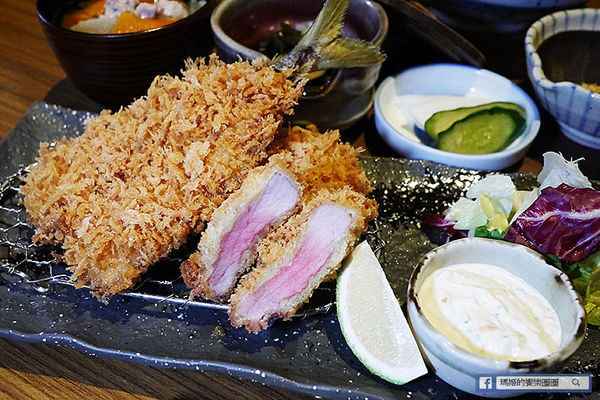 伊勢路勝勢日式豬排：◆台北信義。捷運市政府站【伊勢路勝勢日式豬排微風松高店】夏季限定新品強勢登場。炙燒肋眼牛排。伊勢牡蠣腰內豬排