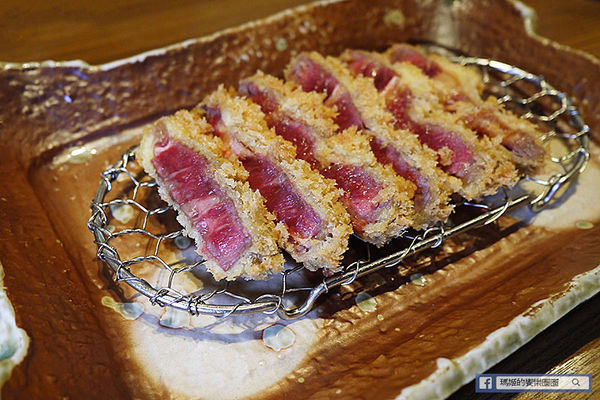 伊勢路勝勢日式豬排：◆台北信義。捷運市政府站【伊勢路勝勢日式豬排微風松高店】夏季限定新品強勢登場。炙燒肋眼牛排。伊勢牡蠣腰內豬排