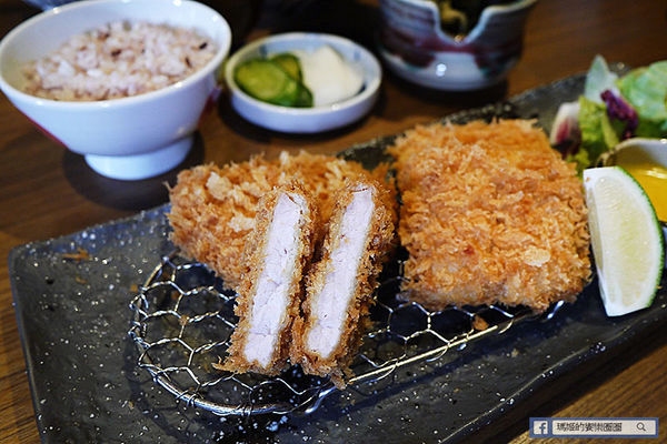 伊勢路勝勢日式豬排：◆台北信義。捷運市政府站【伊勢路勝勢日式豬排微風松高店】夏季限定新品強勢登場。炙燒肋眼牛排。伊勢牡蠣腰內豬排