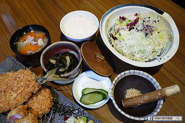 伊勢路勝勢日式豬排：◆台北信義。捷運市政府站【伊勢路勝勢日式豬排微風松高店】夏季限定新品強勢登場。炙燒肋眼牛排。伊勢牡蠣腰內豬排