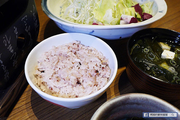 伊勢路勝勢日式豬排：◆台北信義。捷運市政府站【伊勢路勝勢日式豬排微風松高店】夏季限定新品強勢登場。炙燒肋眼牛排。伊勢牡蠣腰內豬排