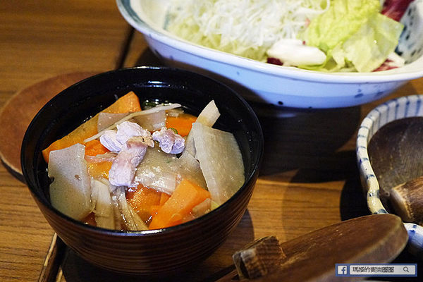 伊勢路勝勢日式豬排：◆台北信義。捷運市政府站【伊勢路勝勢日式豬排微風松高店】夏季限定新品強勢登場。炙燒肋眼牛排。伊勢牡蠣腰內豬排