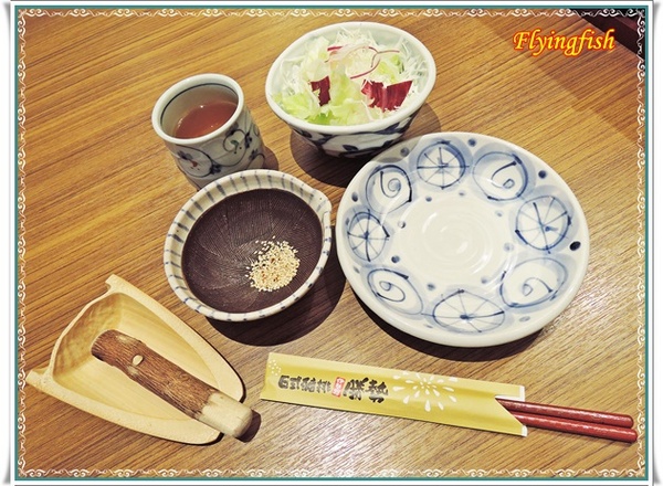 伊勢路勝勢日式豬排：✜ 服務好、餐點優,讓人失心瘋回訪滴超人氣日系豬排排隊名店-「伊勢路日式勝勢豬排」(*￣︶￣*)