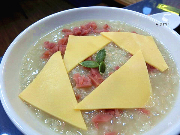 Wo餐焙坊:【口碑券§第73彈】突擊中興大學商圈美食!營養健康美味滿分的雞肉火腿起司粥/三明治堡@Wo餐焙坊