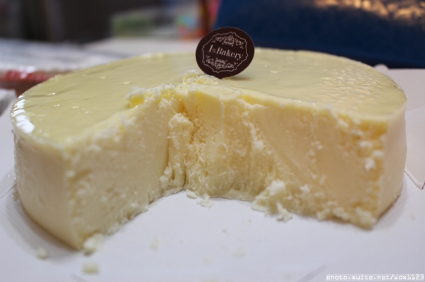 1%Bakery：1％Bakery✪每一種都能試吃，最❤經典重乳酪蛋糕~103.10.24