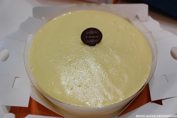 1%Bakery：1％Bakery✪每一種都能試吃，最❤經典重乳酪蛋糕~103.10.24