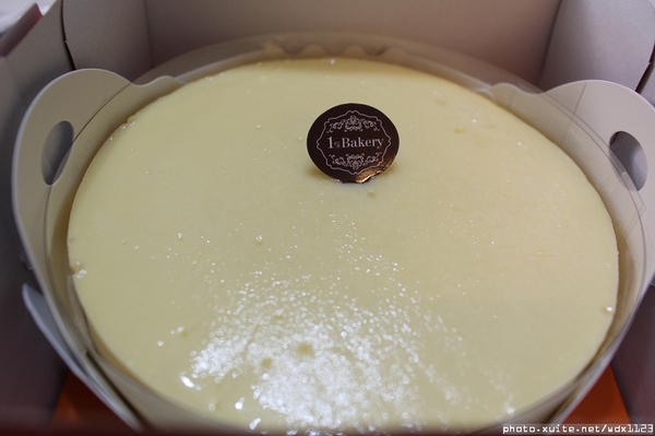 1%Bakery：1％Bakery✪每一種都能試吃，最❤經典重乳酪蛋糕~103.10.24