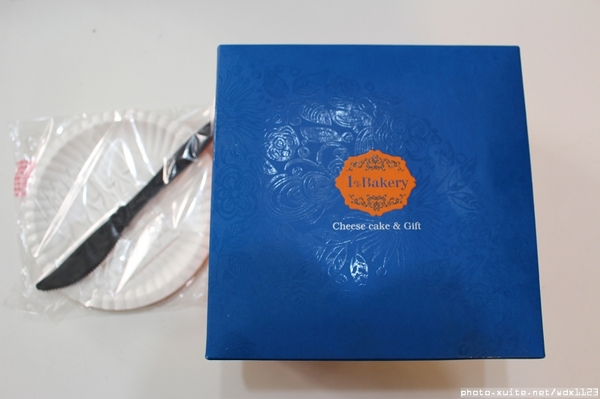 1%Bakery：1％Bakery✪每一種都能試吃，最❤經典重乳酪蛋糕~103.10.24