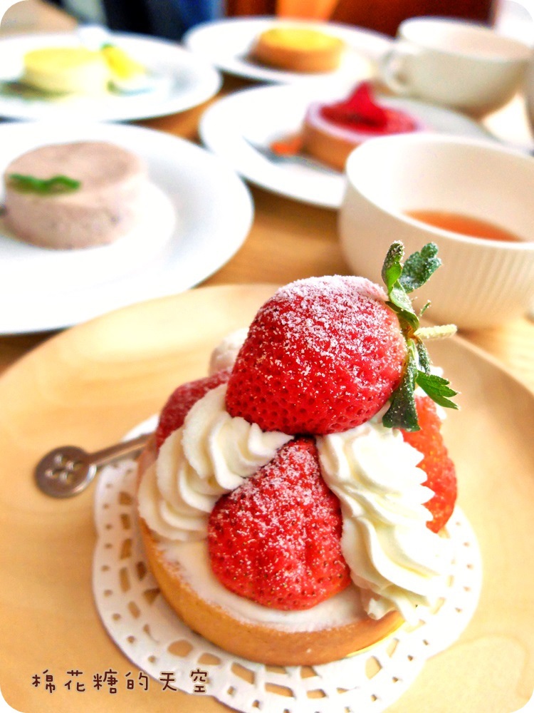 00草莓塔4.JPG
