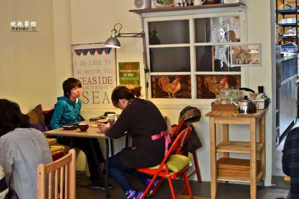 晚起餐館:台南 中西區.藏身巷內 溫暖手做料理早午餐 晚起餐館