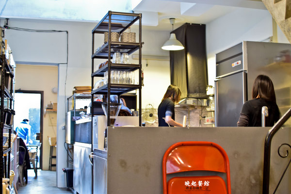 晚起餐館:台南 中西區.藏身巷內 溫暖手做料理早午餐 晚起餐館