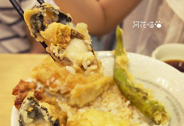 和歌壽司：【西門】澎派系丼飯定食『和歌壽司』，超特色生魚片丼飯、比目魚鰭邊肉、骰子牛排丼