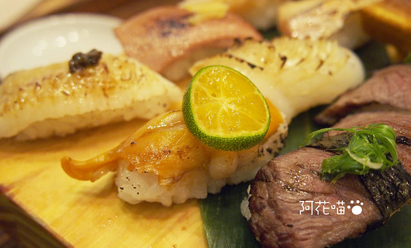 和歌壽司：【西門】澎派系丼飯定食『和歌壽司』，超特色生魚片丼飯、比目魚鰭邊肉、骰子牛排丼