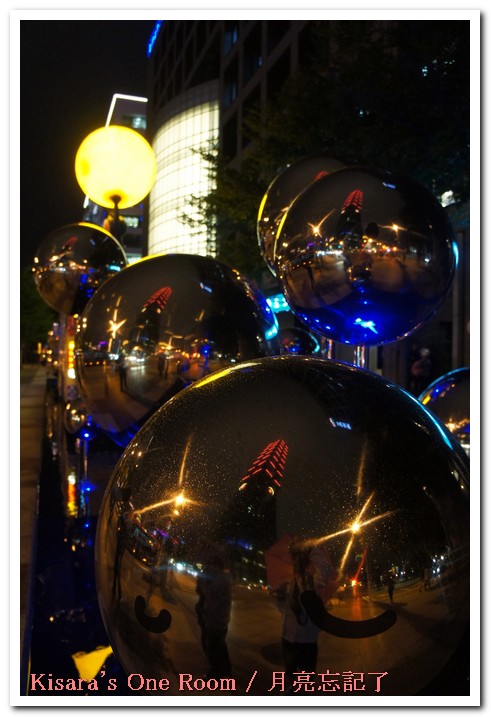 幾米月亮公車：夜遊幾米公車 @信義房屋