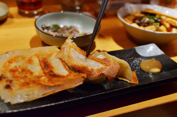 有喜屋Ukiya日式煎餃居酒屋：〝愛評體驗團〞『台中||南屯區』下班後的烤物配清酒-有喜屋Ukiya日式煎餃居酒屋