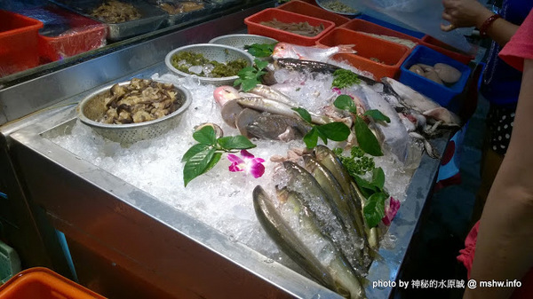 西嶼龍海鮮餐廳:【食記】台中西嶼龍海鮮餐廳@西區捷運BRT茄苳腳 : 食材算新鮮,但份量略少且口味清淡…重點還沒菜單