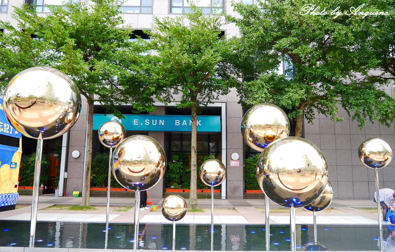 廖西瓜@台北信義區幾米月亮公車2