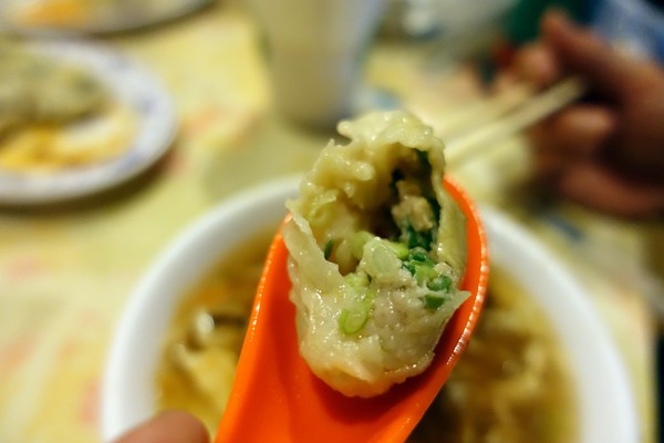 正好鮮肉小籠包(原:正常鮮肉小籠包):(胖樺食記)宜蘭平價必吃排隊名店「正好鮮肉小籠包」,泰山路光復國小對面