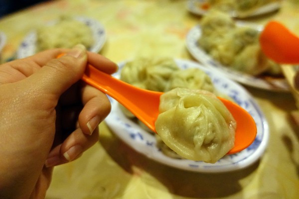 正好鮮肉小籠包(原:正常鮮肉小籠包):(胖樺食記)宜蘭平價必吃排隊名店「正好鮮肉小籠包」,泰山路光復國小對面