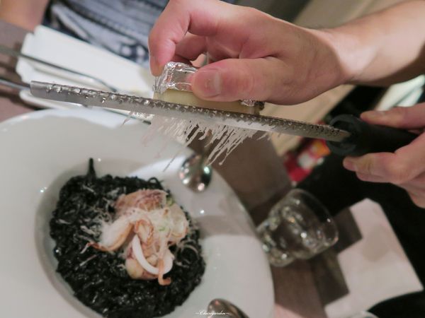 A Community Restaurant and Bar：台北 捷運國父紀念館站 A Community~超好吃炸一匹。馬頭。魚