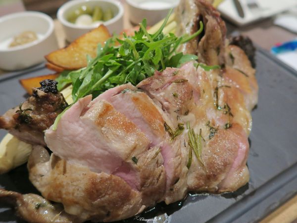 A Community Restaurant and Bar：台北 捷運國父紀念館站 A Community~超好吃炸一匹。馬頭。魚