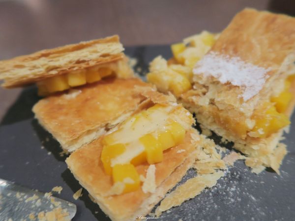 A Community Restaurant and Bar：台北 捷運國父紀念館站 A Community~超好吃炸一匹。馬頭。魚