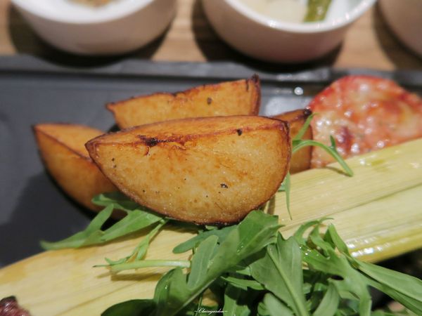 A Community Restaurant and Bar：台北 捷運國父紀念館站 A Community~超好吃炸一匹。馬頭。魚