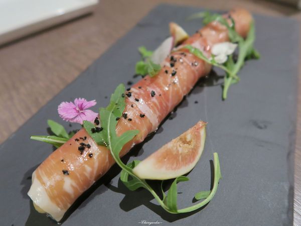 A Community Restaurant and Bar：台北 捷運國父紀念館站 A Community~超好吃炸一匹。馬頭。魚