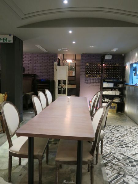 A Community Restaurant and Bar：台北 捷運國父紀念館站 A Community~超好吃炸一匹。馬頭。魚