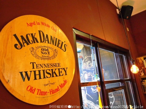 費奧納咖啡(屏東店)：【美食特搜。屏東市】CAFE' FIONA 費奧納咖啡(屏東店)。小巷裡的曼妙姿態 喝杯咖啡享受生活小確幸