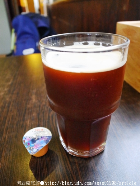 費奧納咖啡(屏東店)：【美食特搜。屏東市】CAFE' FIONA 費奧納咖啡(屏東店)。小巷裡的曼妙姿態 喝杯咖啡享受生活小確幸