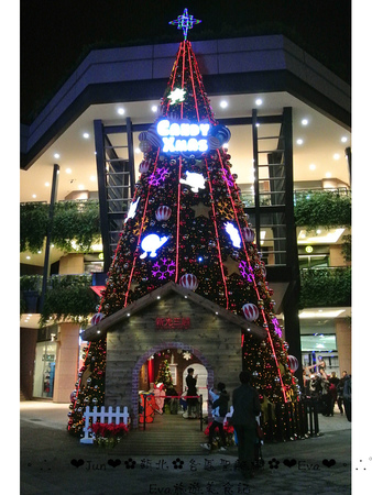 新北市政府行政大樓：【遊記】oO。台北  各區聖誕樹齊聚～美麗又浪漫！。o○。