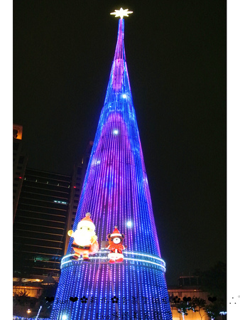 新北市政府行政大樓：【遊記】oO。台北  各區聖誕樹齊聚～美麗又浪漫！。o○。